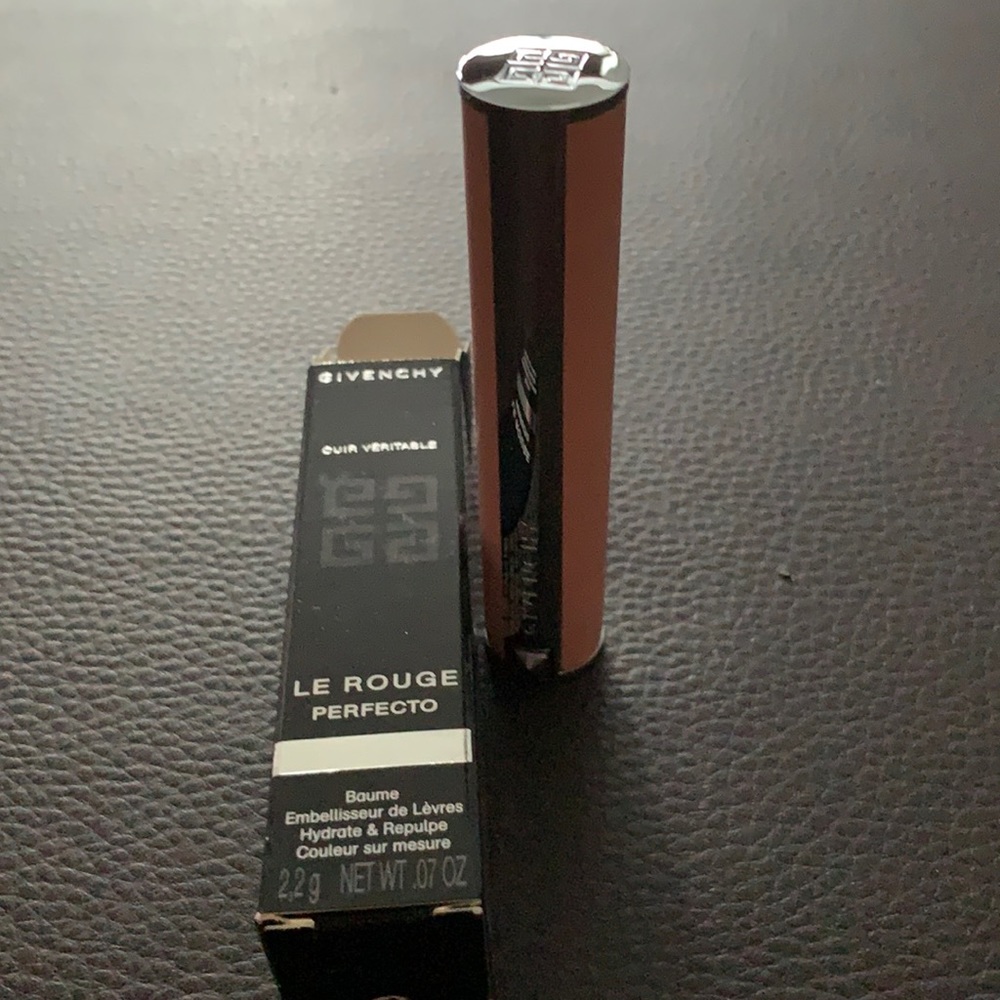 BNIB GIVENCHY le rouge perfecto 01 perfect pink